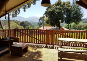 Terraza en tienda safari