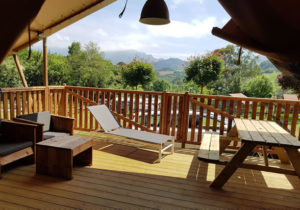 Terraza en tienda safari